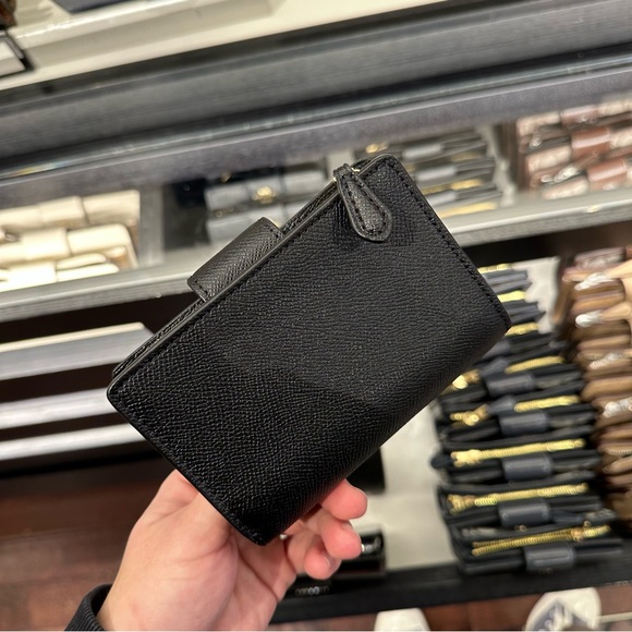 NWT Coach Medium Corner Zip Wallet Black / Gold - Picture 10 of 12